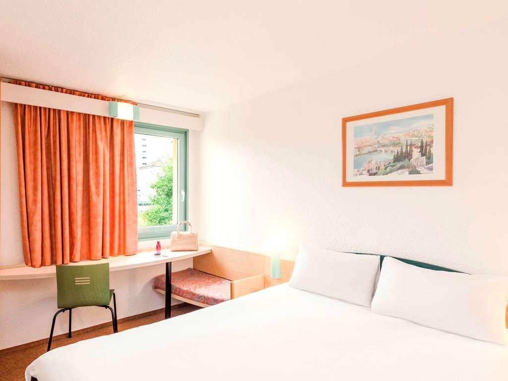 Ibis Metz Centre Cathedrale Hotel Стая снимка