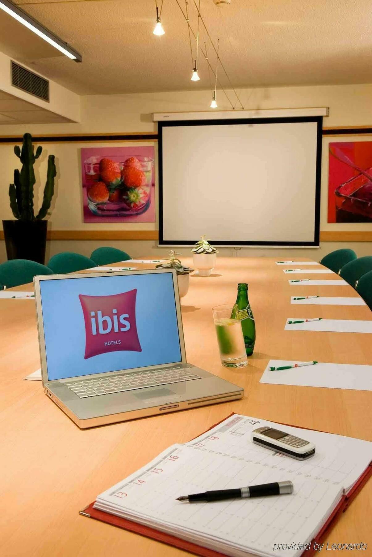 Ibis Metz Centre Cathedrale Hotel Екстериор снимка